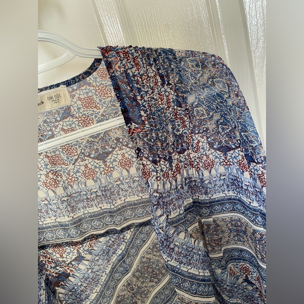 Abercrombie & Fitch Blue and White Patterned Top - Picture 5 of 7